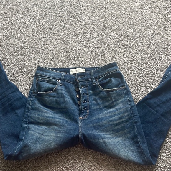 Abercrombie Curve Love High rise jean - Picture 2 of 5